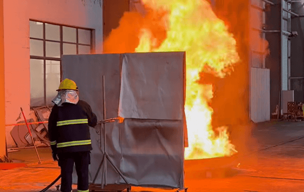 3% FFFP Foam Concentrate Oil Pan Fire Test: ໄຟດັບໄຟໃນ 1 ນາທີ 15 ວິນາທີ 3% FFFP Foam Concentrate Oil Pan Fire Test: ໄຟດັບໄຟໃນ 1 ນາທີ 15 ວິນາທີ